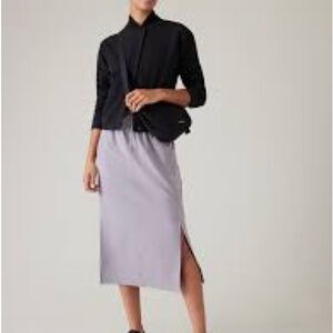 Athleta Stride Midi Skirt, size medium in Stargazer Lily.
